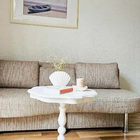 Cozy One-bedroom Apartment, 15 Minutes From Center *