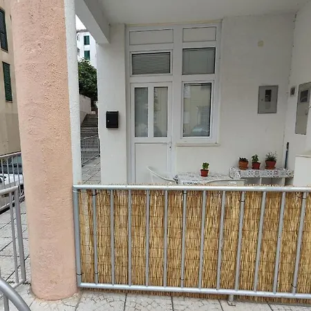 Apartment Cozy One-bedroom Apartment, 15 Minutes From Center *
